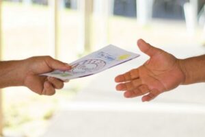 イベントサンプリングとは？仕組み・費用相場から実施の流れまで徹底解説
