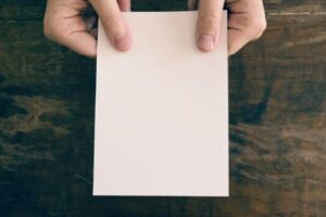 ポスティングチラシで一般的に使われるサイズは？選び方や効果を高めるコツを解説